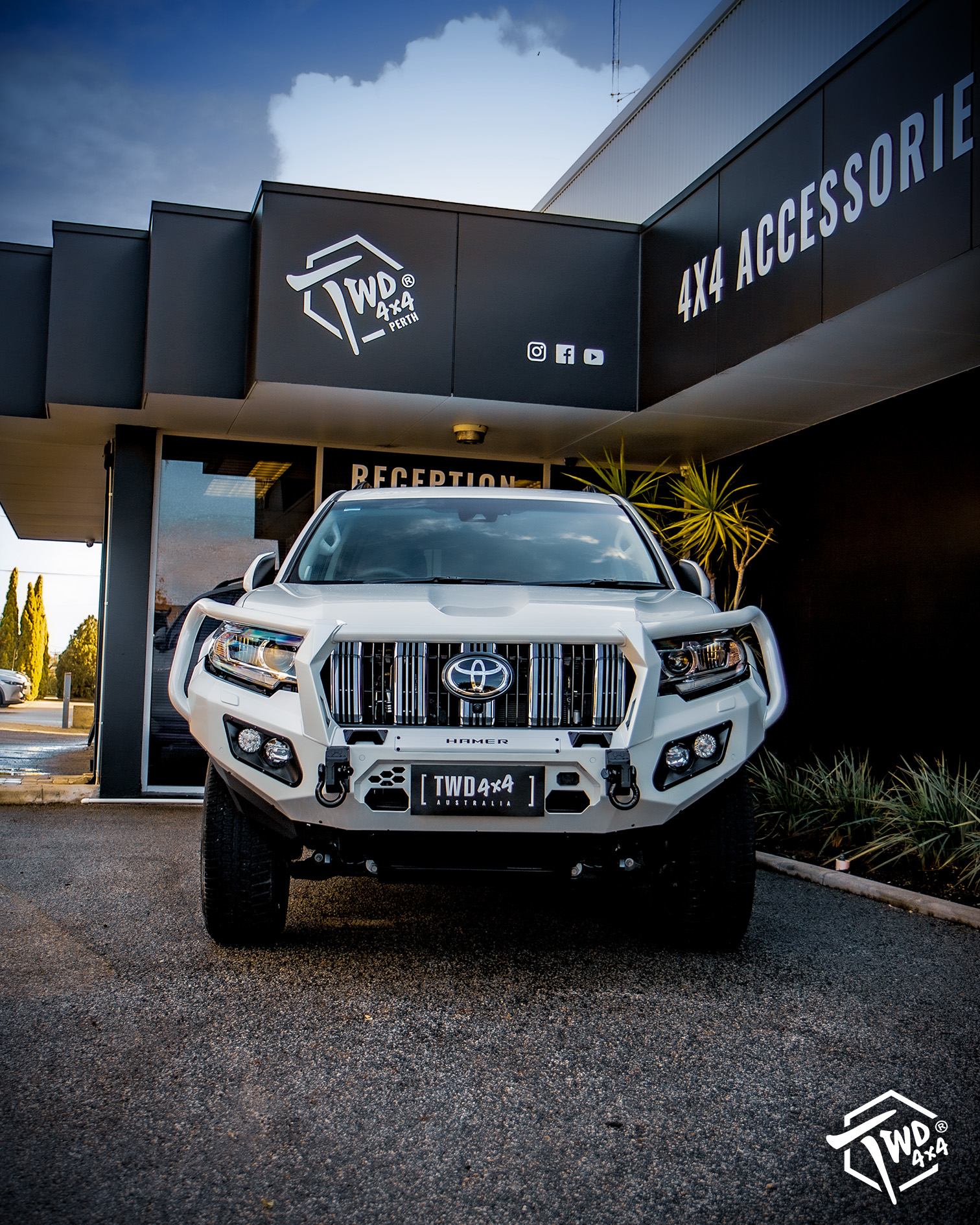 Twd 4x4 Hamer King Series Plus bull bar colour coded Prado white 20230705_6