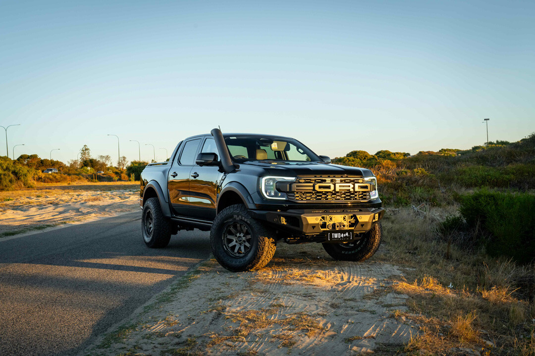 Twd 4x4 Vikor Diablo bumper skid plate snorkel winch shutter side step lights Next Gen Raptor black 20240510_8-2