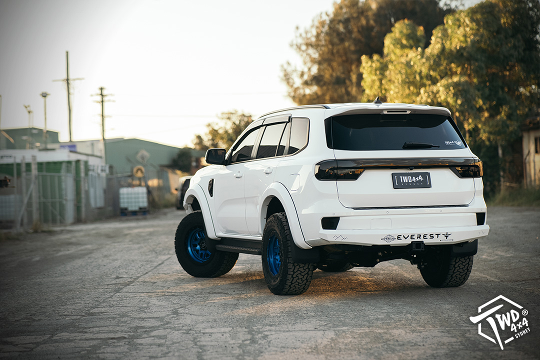 Twd 4x4 Sydney Option V1 bull bar bash plate Vikor Snorkel winch lights wheel tyres colour coded Next Gen Everest white 20230525_8